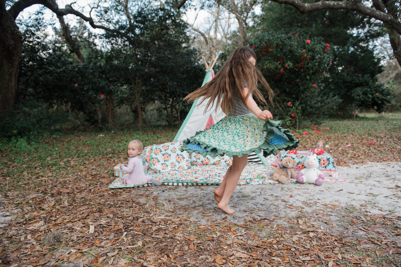 twirling child-child and baby photographer-pensacola