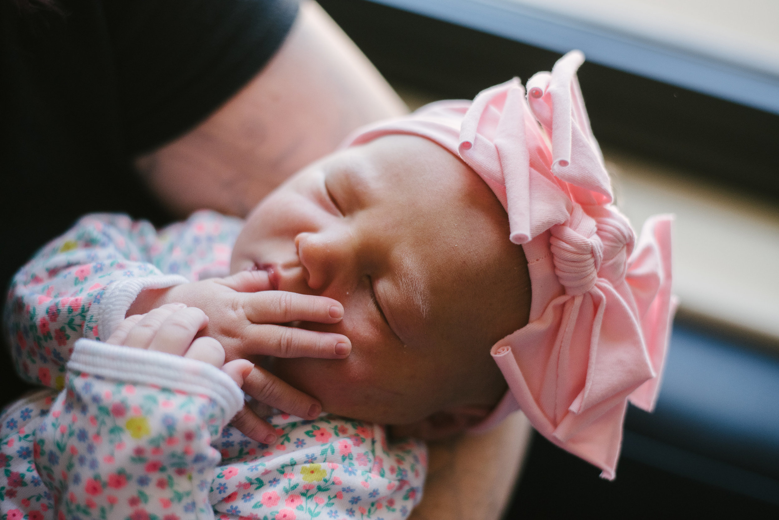 baby in moms arms-pensacola newborn photographer
