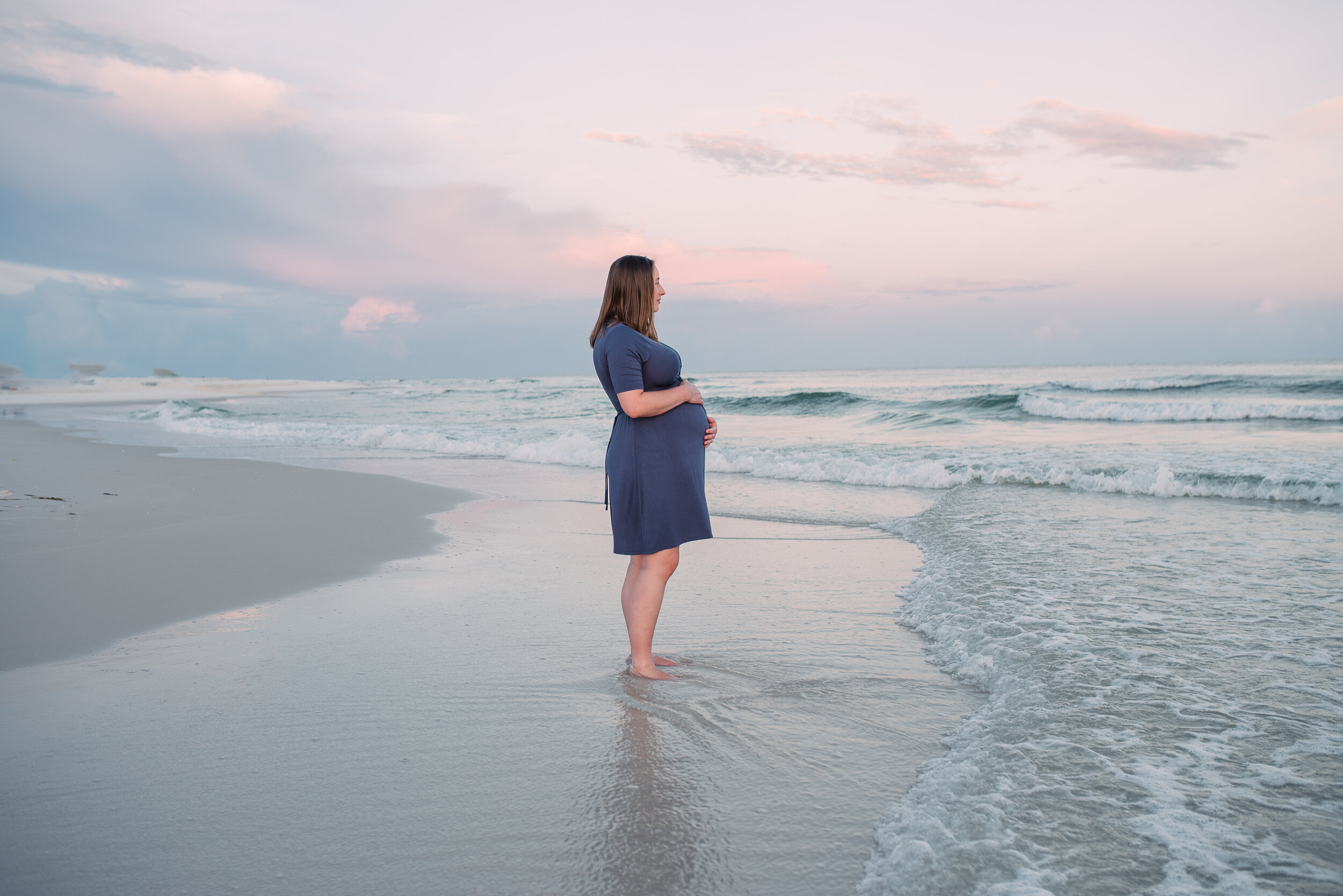 mom by ocean-Pensacola maternity photographer-Ann Mangum Photography