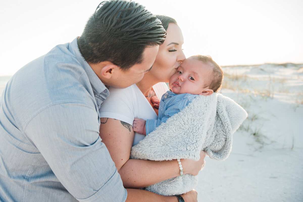 mom and dad with baby-Pensacola Beach Photographer-Ann Mangum Photography