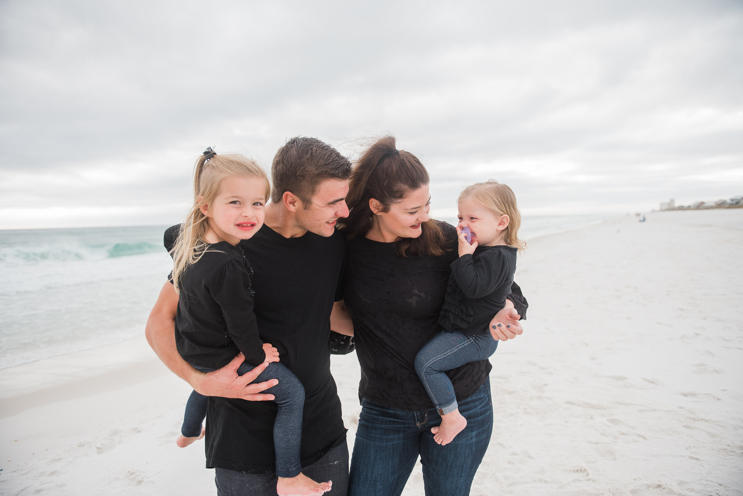 mom and dad with kids-pensacola family photographer-Ann Mangum Photography