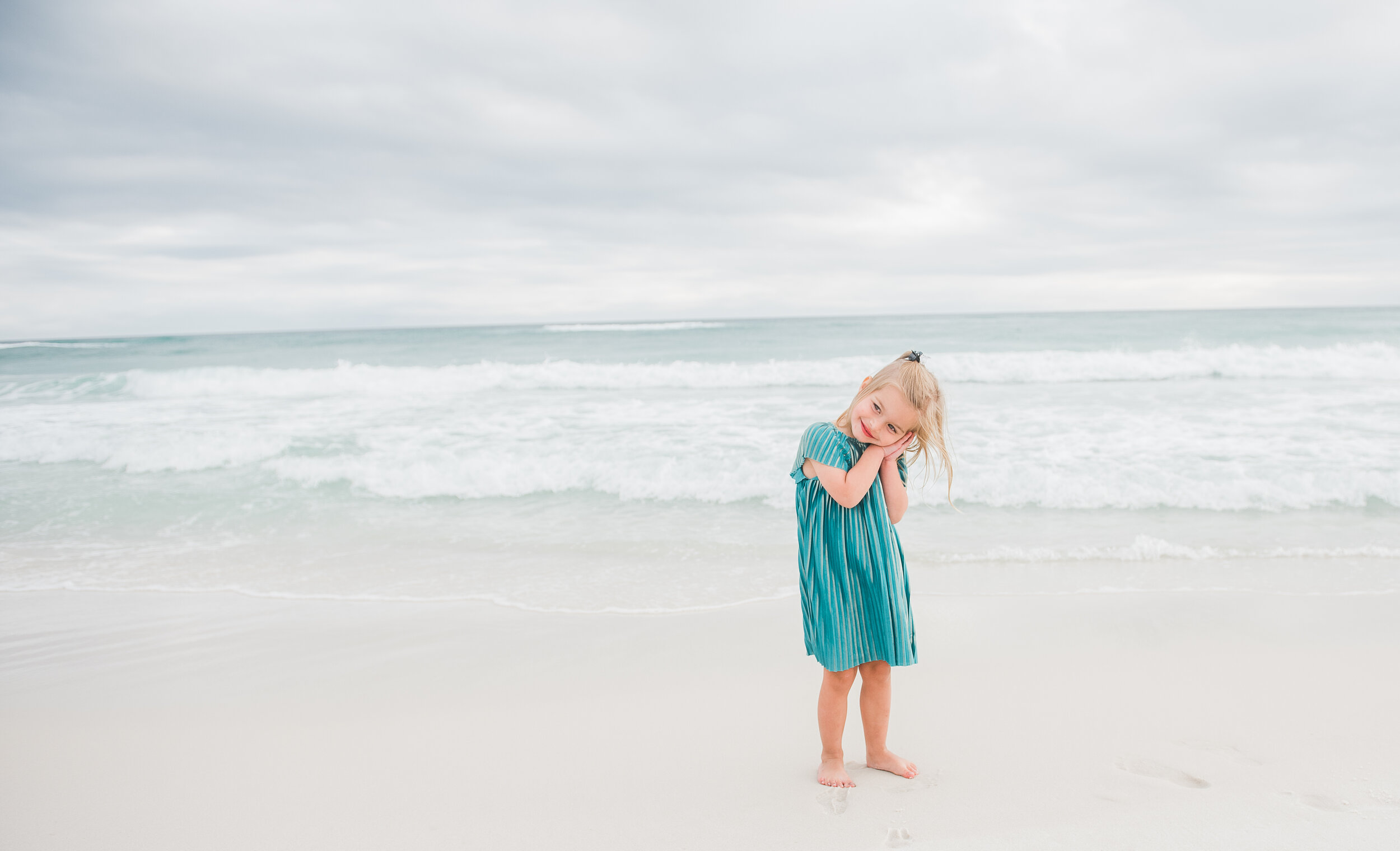 girl by water-pensacola family photographer-Ann Mangum Photgraphy